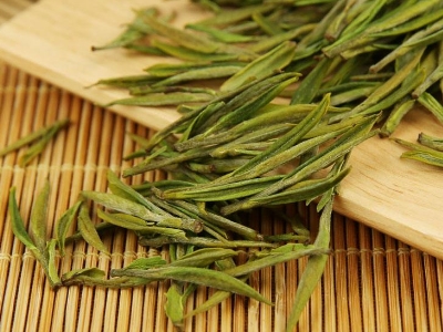 安吉白茶的功效與作用，簡單概括安吉<a href=http://m.hougheng.com/fenlei/baicha/ target=_blank class=infotextkey>白茶功效</a>