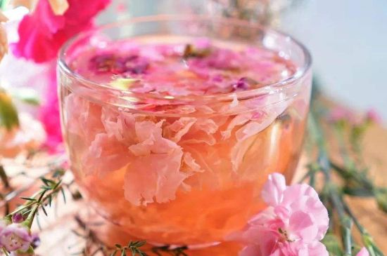 玫瑰花的最佳搭配，喝玫瑰花茶搭配什么喝好？
