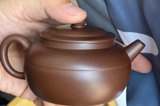 新買的紫砂壺為什么會裂，真的紫砂壺是不是很容易開裂？